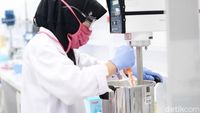 Foto: Mengintip Tempat Pembuatan Bedak dan Lipstik Wardah