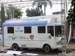 Ridwan Kamil Luncurkan Bus Puskesmas Sisir Wilayah Terpencil Jabar