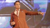 Robert Downey Jr Joget-joget di Preskon Avengers: Endgame