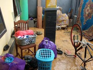 Banjir Surut, Warga di Kendari Mulai Bersih-bersih Rumah