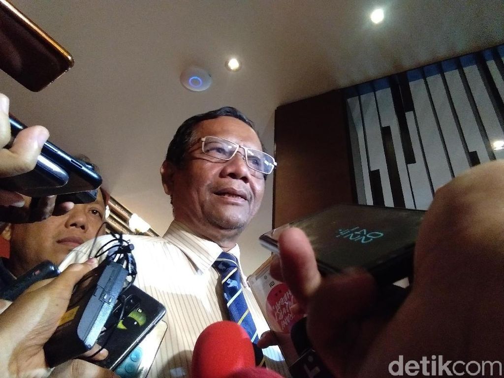 Mahfud Md: Deklarasi sebagai Presiden Berdasar Hitungan Sendiri Boleh Saja Mahfud Md: Deklarasi sebagai Presiden Berdasar Hitungan Sendiri Boleh Saja