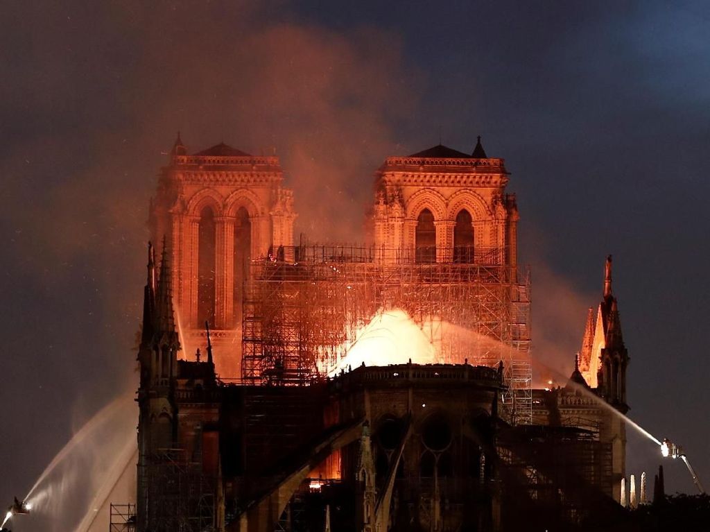 Notre Dame, Katedral yang Terbakar Itu Tempatnya Titik 0 Prancis Notre Dame, Katedral yang Terbakar Itu Tempatnya Titik 0 Prancis