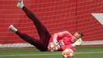 Latihan Barcelona dan MU Jelang Duel Panas di Camp Nou