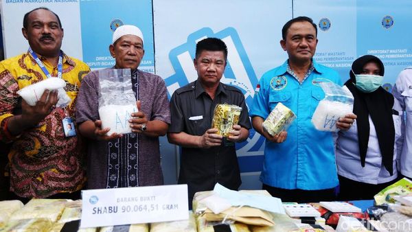 BNN Musnahkan 90 Kg Sabu dan 66.889 Butir Ekstasi