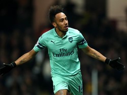 Wuzz....Kecepatan Aubameyang Membunuh Watford