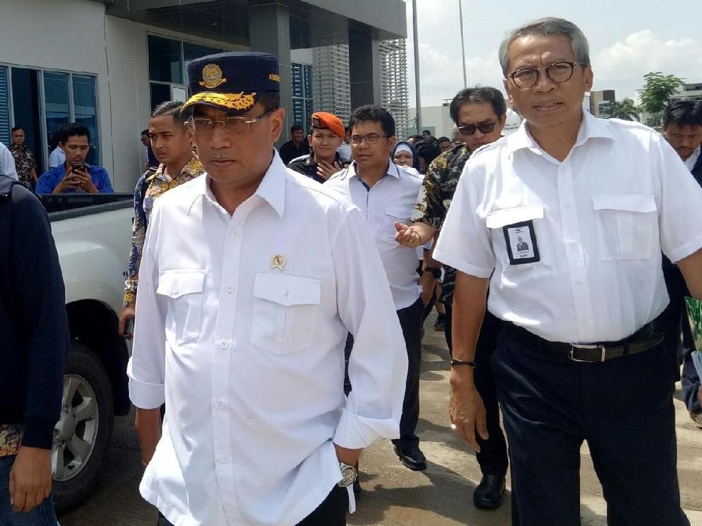 Menhub Ancam Ambil Alih Terminal Pulo Gebang dari Pemprov DKI Menhub Ancam Ambil Alih Terminal Pulo Gebang dari Pemprov DKI
