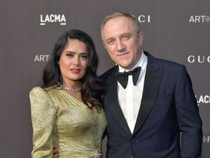 8 Fakta Suami Miliuner Salma Hayek, Sumbang Rp 1,9 T untuk Notre Dame Paris