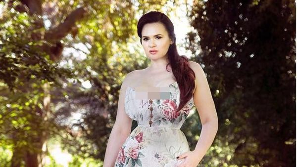 Potret Model Lingerie yang Dibully karena Ukuran Payudara 38K