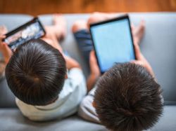 Anak Susah Lepas dari Gadget? Begini Tipsnya