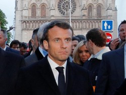 Didampingi PM Philippe, Presiden Macron Cek Kebakaran Gereja Notre Dame