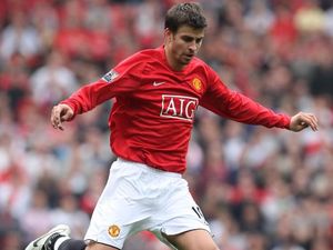 8 Pesepakbola yang Bermain untuk Barcelona dan Manchester United