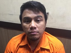 Polisi Tahan Pengemudi Arogan Naik ke Kap Mobil di Tol Pancoran