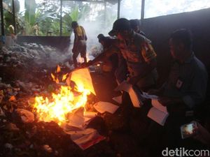 KPU Banyumas Musnahkan 26.369 Lembar Surat Suara Rusak