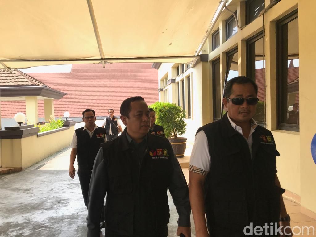 Bawaslu DKI Koordinasi ke Polres Jakut Terkait OTT di Depan Posko M Taufik Bawaslu DKI Koordinasi ke Polres Jakut Terkait OTT di Depan Posko M Taufik