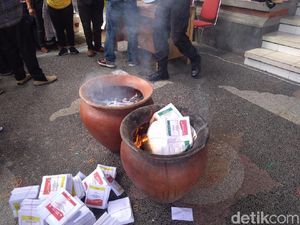 Ratusan Surat Suara Rusak Dimusnahkan KPU di Bali