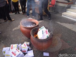 Ratusan Surat Suara Rusak Dimusnahkan KPU di Bali