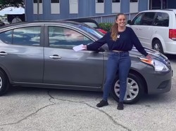 Rawat Kelima Adiknya Sendirian, Remaja Ini Dihadiahi Mobil