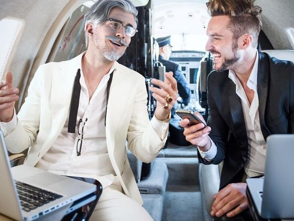 Bikin Meleleh! Ini Sosok Colonel Sanders Versi Muda yang Berbadan Atletis