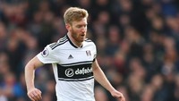 Fulham memang terdegradasi musim ini, tapi bukan tak mungkin langsung kembali ke Premier League setelah satu musim saja di Championship karena dukungan finansial yang kuat. Bos mereka, Shahid Khan, adalah pria dengan kekayaan 5,4 miliar pound atau sekitar Rp 98,13 triliun. (Foto: Catherine Ivill/Getty Images)