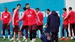 Latihan Barcelona dan MU Jelang Duel Panas di Camp Nou