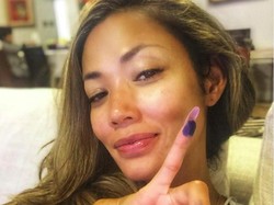 Demi Ikut Nyoblos, Shanty Hujan-hujanan di Hong Kong