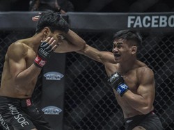 Debut di ONE Championship Filipina, Eko Roni Dikalahkan Petarung Singapura