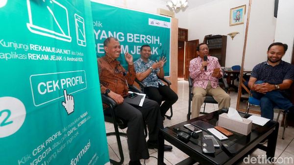 Mahfud MD Ajak Pemilih Cek Rekam Jejak Sebelum Mencoblos Mahfud MD Ajak Pemilih Cek Rekam Jejak Sebelum Mencoblos