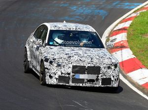 BMW M3 Terbaru Digeber Abis di Sirkuit! BMW M3 Terbaru Digeber Abis di Sirkuit!