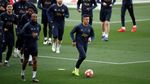 Latihan Barcelona dan MU Jelang Duel Panas di Camp Nou