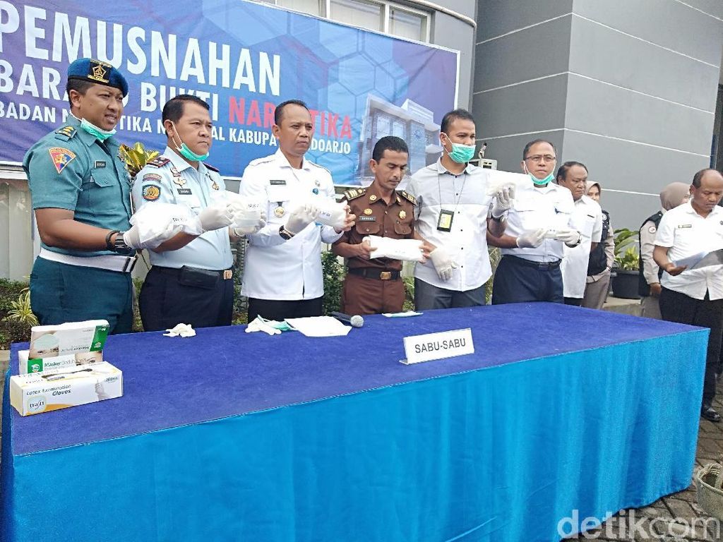 BNNK Sidoarjo Musnahkan Barang Bukti 2,6 Kg Sabu dari Malaysia BNNK Sidoarjo Musnahkan Barang Bukti 2,6 Kg Sabu dari Malaysia