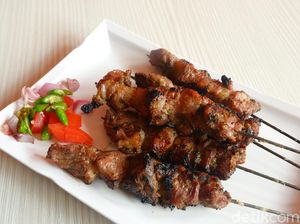 Sate Klathak Joss Gandoss: Nyuus! Empuknya Sate Kambing dan Tongseng Sedap Berempah Sate Klathak Joss Gandoss: Nyuus! Empuknya Sate Kambing dan Tongseng Sedap Berempah