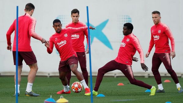 Latihan Barcelona dan MU Jelang Duel Panas di Camp Nou