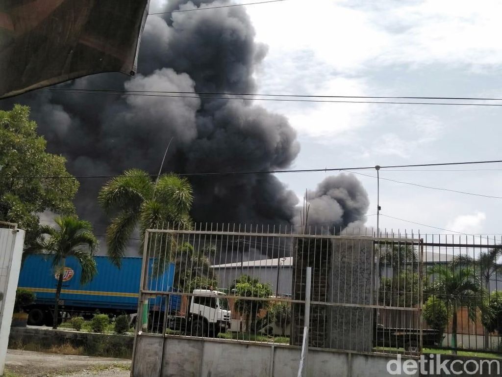 Gudang Pabrik Kacang Garudafood di Pati Terbakar Gudang Pabrik Kacang Garudafood di Pati Terbakar