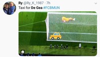 De Gea disebut butuh ambulans usai gawangnya kebobola dengan cara yang memalukan di Camp Nou. (Foto: Twitter @Ry_K_1987)