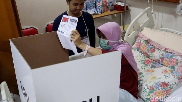Giliran Pasien RSCM Gunakan Hak Suaranya
