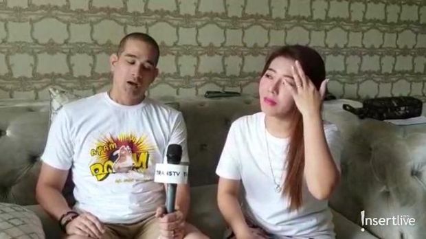 Okan Cornelius dan Istri