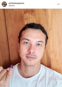 Nicholas Saputra Tepati Janji Untuk Posting Selfie, Netizen: Ganteng Banget
