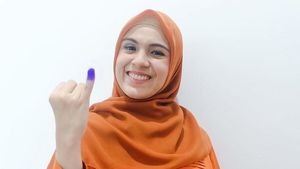 Intip Gaya Artis Berhijab Saat Nyoblos, Fitrop hingga Melody Eks JKT 48