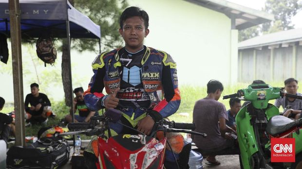Pebalap Road Race, Asep 'Kancil' Maulana, adalah salah satu pebalap yang menambahkan panggilan pada namanya.