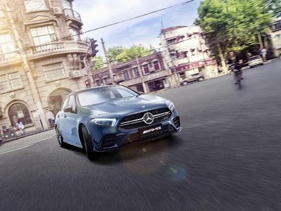 Cantiknya Mercedes-AMG A35 L sedan Ini