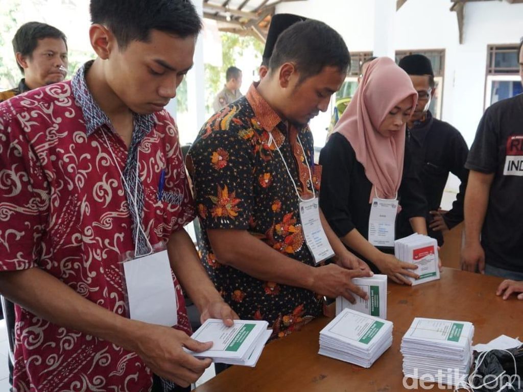 Surat Suara Tertukar di Pekalongan Dikembalikan, Pencoblosan Lanjut Lagi Surat Suara Tertukar di Pekalongan Dikembalikan, Pencoblosan Lanjut Lagi