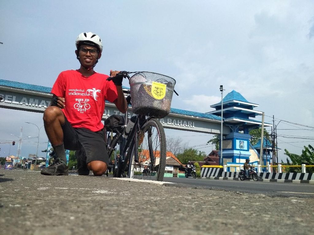 Kisah Agus, Rela Sepedaan 3 Hari Jakarta-Pati Demi Nyoblos Kisah Agus, Rela Sepedaan 3 Hari Jakarta-Pati Demi Nyoblos