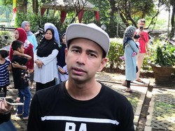Raffi Ahmad Sering Ziarah ke Makam Olga Syahputra