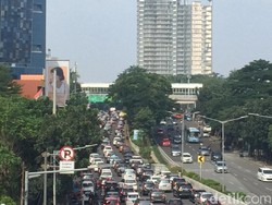 Ada Pesta Diskon Usai Nyoblos, Jalan Depan Kokas Macet Parah