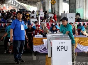 TPS di Kolong Flyover Ancol Meriah Banget