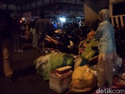 Pasar Lawang Terbakar, Pedagang Panik dan Usaha Selamatkan Dagangan