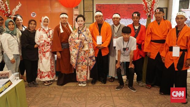 Para petugas TPS 04 RW 02, Kelurahan Cibadak.