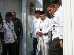 Maruf Amin dan Megawati Coblos Bersamaan di TPS Berbeda