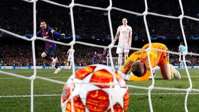 Lionel Messi merayakan salah satu gol saat Barcelona mengalahkan Manchester United 3-0. (Foto: Sergio Perez/Reuters)