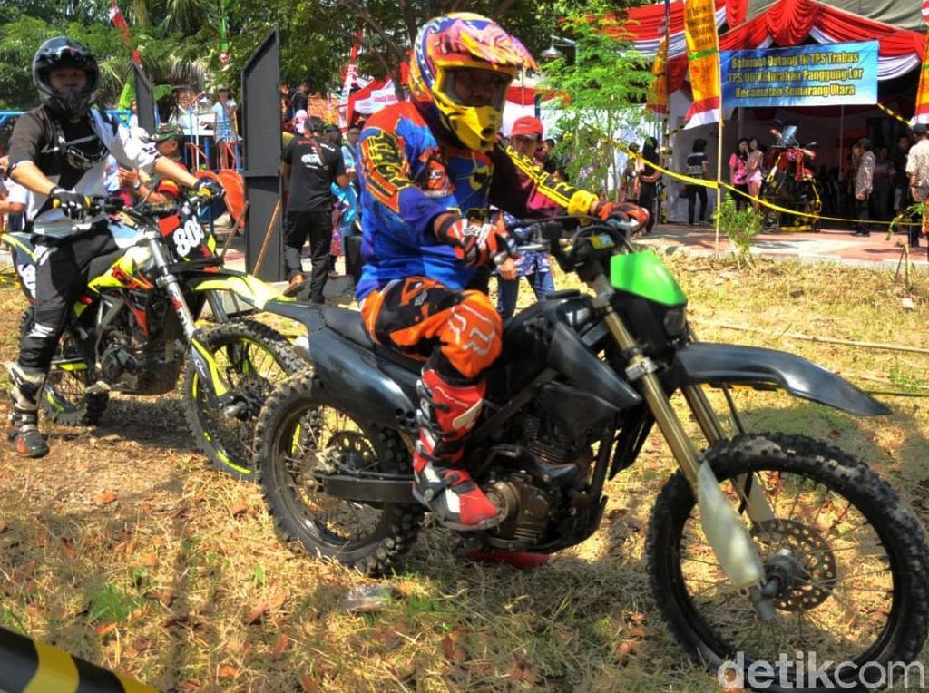 14 Anggota Klub Motor Hilang di Hutan Sumatera-Nasib Sarang Ular Surabaya 14 Anggota Klub Motor Hilang di Hutan Sumatera-Nasib Sarang Ular Surabaya